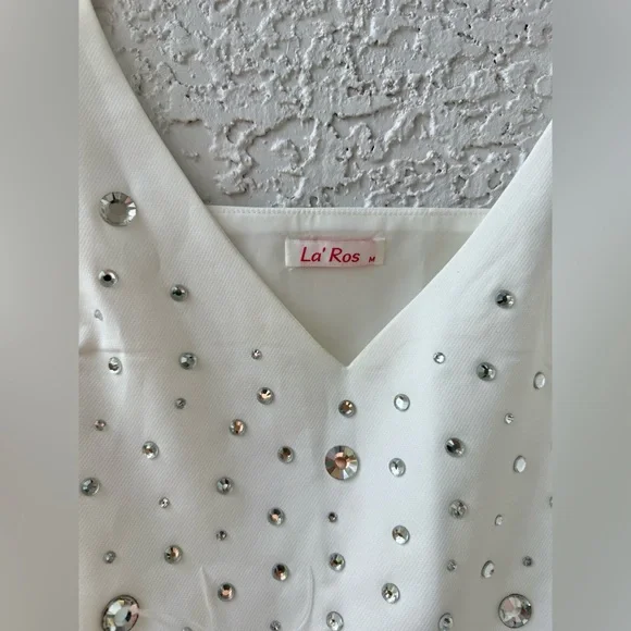 La’ Ros White V-neck Feather Crop Top with crystals Medium - Picture 7 of 13